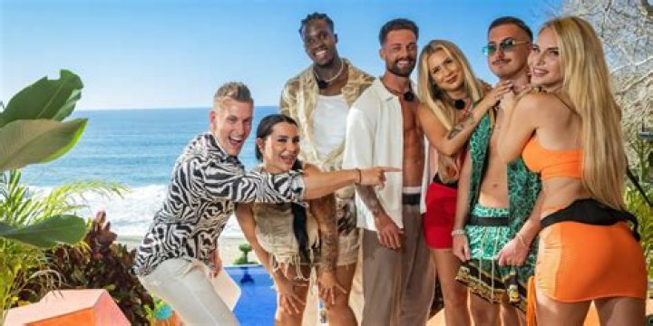 Are Arisce and Mike from 'Ex on the Beach' Together Now? They Have History ·
