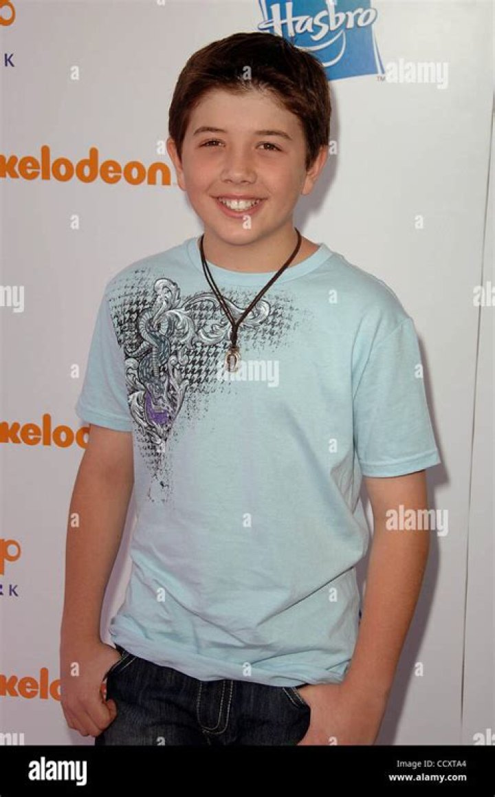 Bradley Steven Perry Height, Weight, Age, Girlfriend, Family, Biography