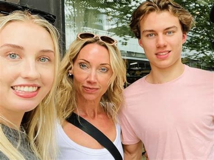 Connor Bedard Parents and Sister Madisen Bedard ·