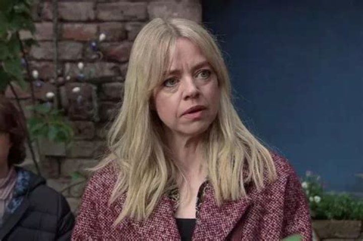 Coronation Street fans gobsmacked by Mary Taylors very rude confession