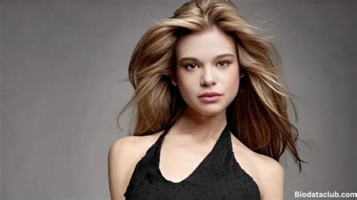 Ellen Muth History, Personal Life, Career, Spouse, Biography