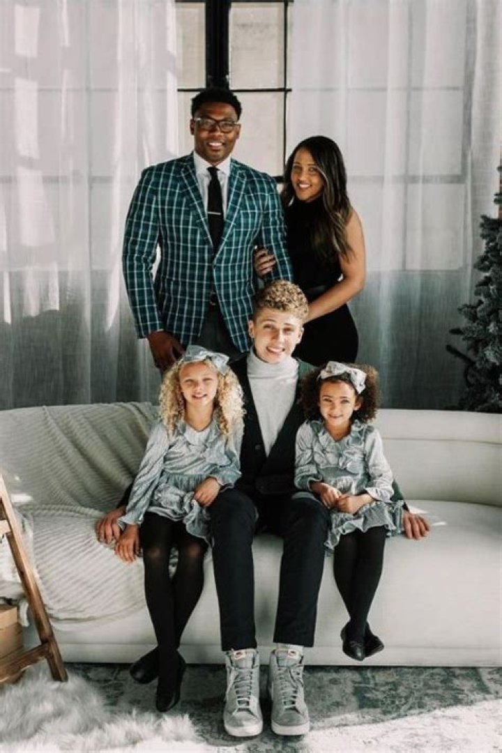 Former LB Joshua Perry And Wife Maddi Griffin Are Raising Three Kids ·