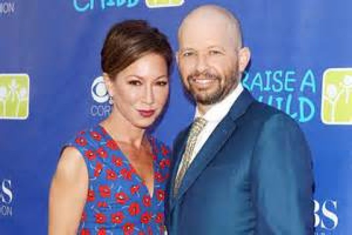 Is Suzanne Cryer Related To Jon Cryer? Sister-Brother Age Gap And Family ·