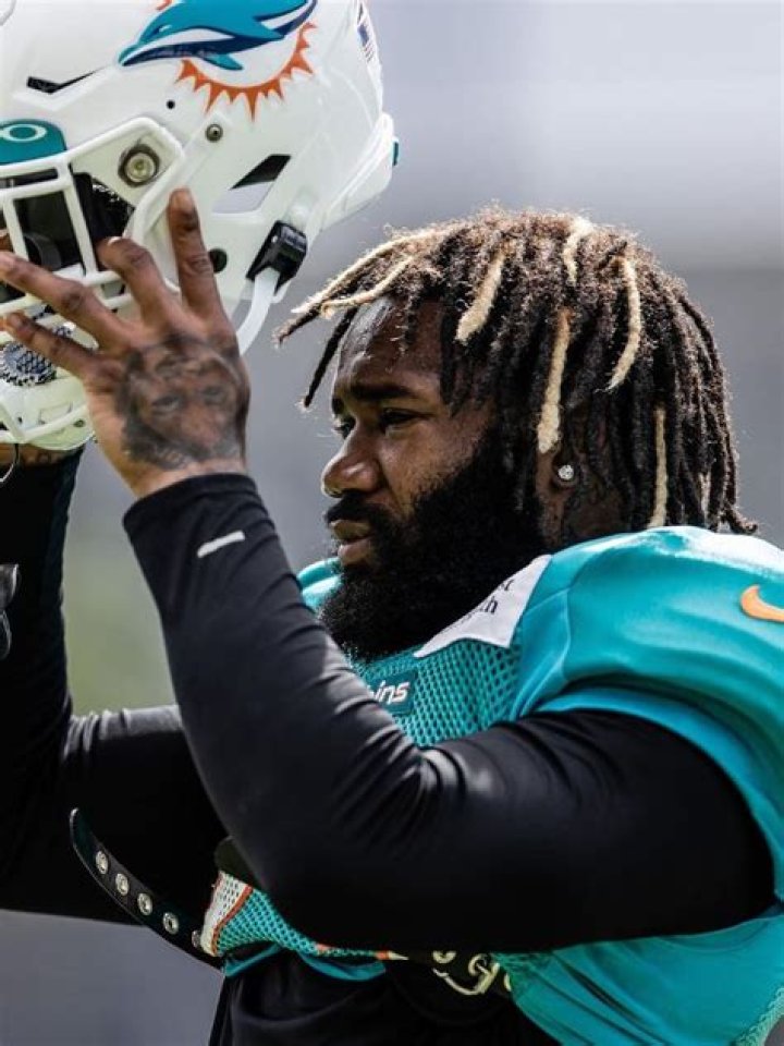 Is The Dolphins CB Married To Keeli Long?