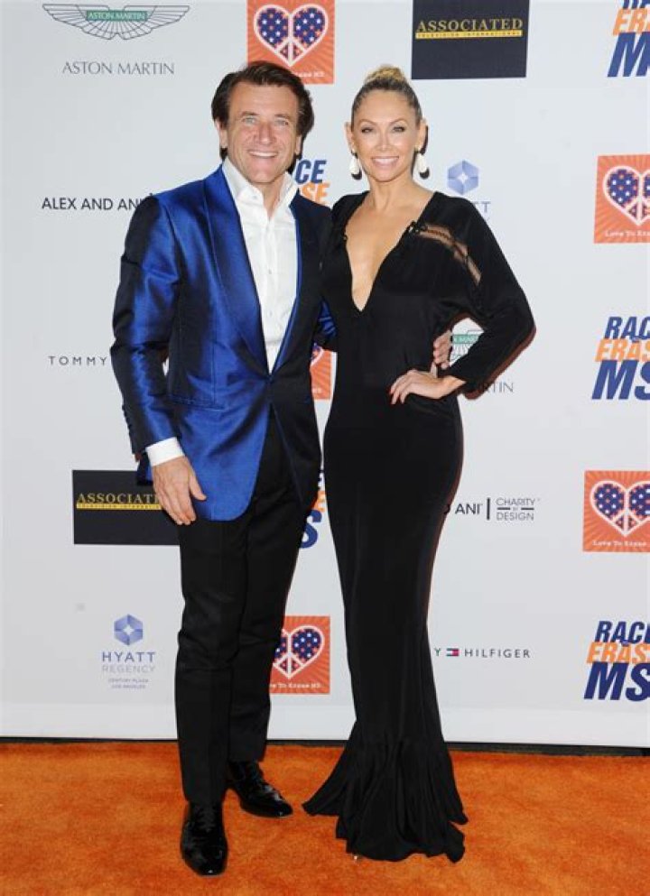 Kym Johnson Bio, Age, Twins, Facts About Robert Herjavec’s Wife
