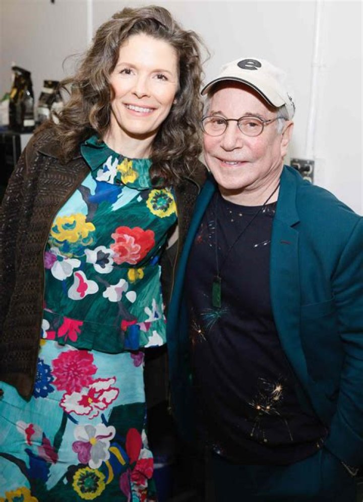 Lulu Simon: Everything About Paul Simon and Edie Brickell's Daughter