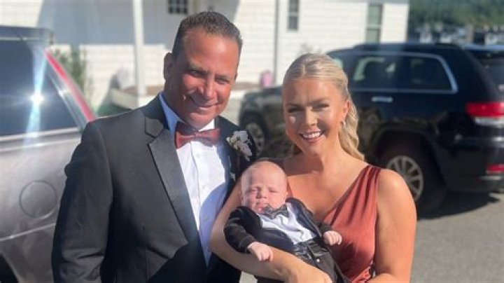 Meet Mary Holland Husband Matt Newell Age Gap; Her Wikipedia & Net Worth