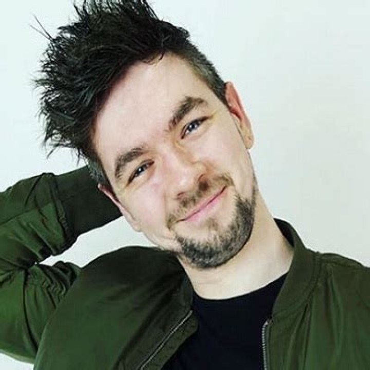 Sean McLoughlin aka Jacksepticeye Net worth, Age, Height, Girlfriend, Family, Affair ·