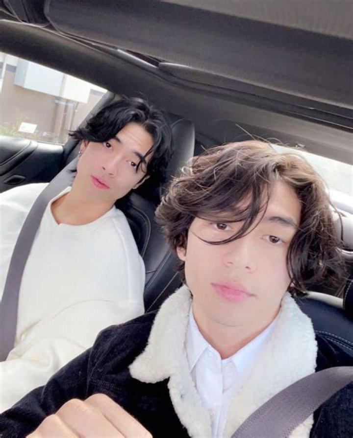 Sebastian Moy Biography, Age, Height, Brother, Family, Girlfriend