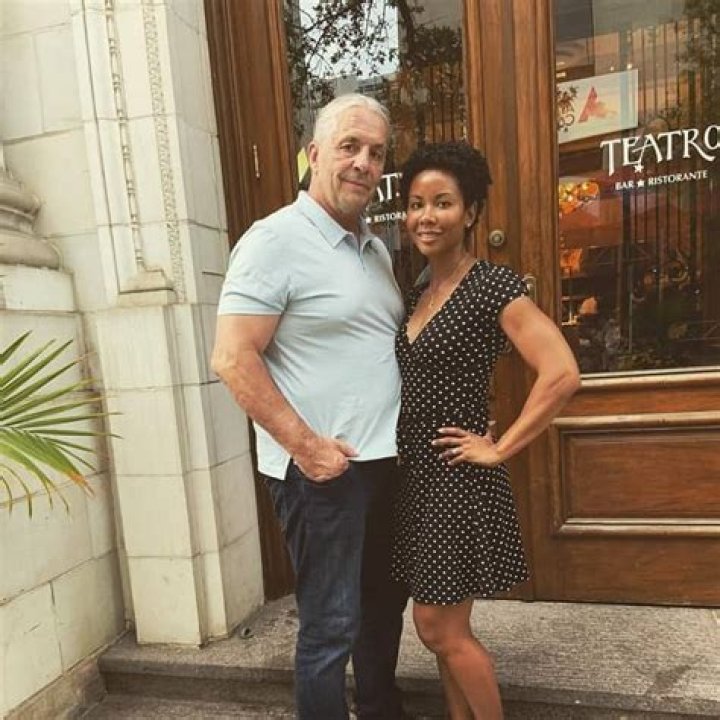 Stephanie Washington- Bio, Height, Net Worth, Husband ·