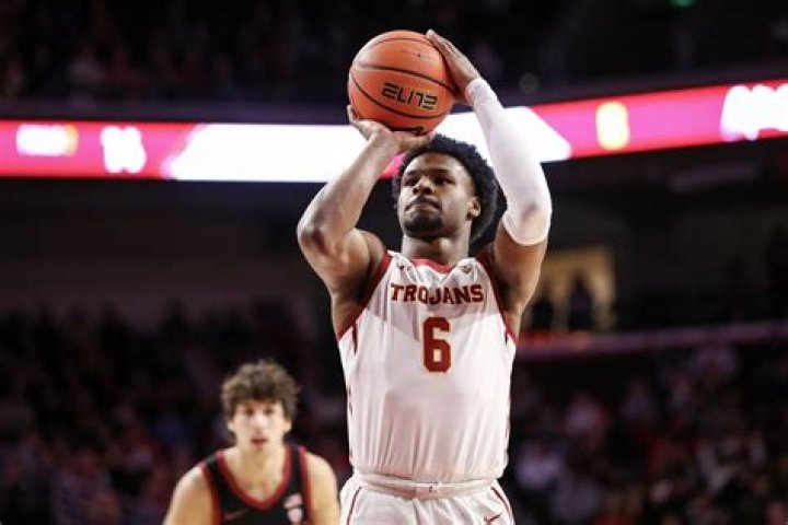 Top 5 college basketball players with the biggest NIL deals ·