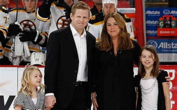 Who is Chris Osgood married to? Know about his family life, his career, and great determination and