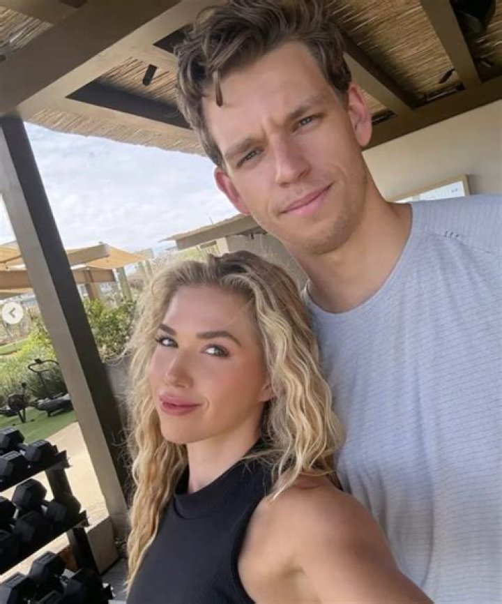Who Is Derek Deso Wife? Instagram Revealed ·