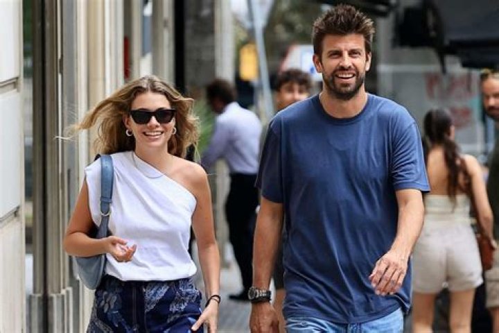 Who is Gerard Pique Girlfriend? Know all about Clara Cha Mart ·