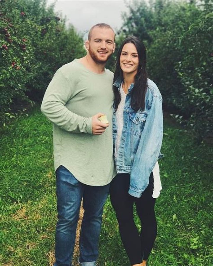 Who is Kyle Snyder Dating Now ·